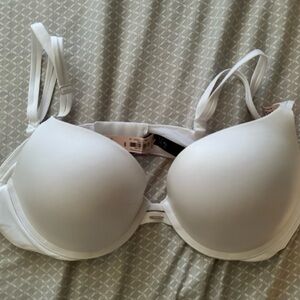 Victoria Secrets Smooth Push Up Bra New